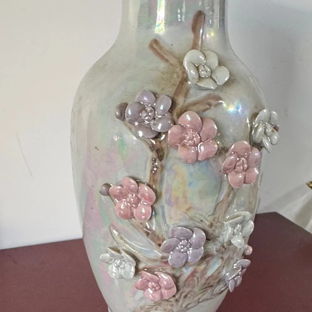 Vintage Iridescent  Vase with 3D Flowers  8